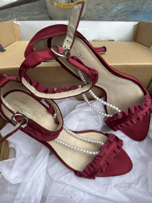 Босоножки бордовые 39р