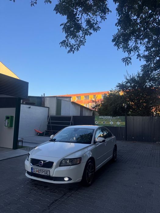 Vind VOLVO S 40  GPL