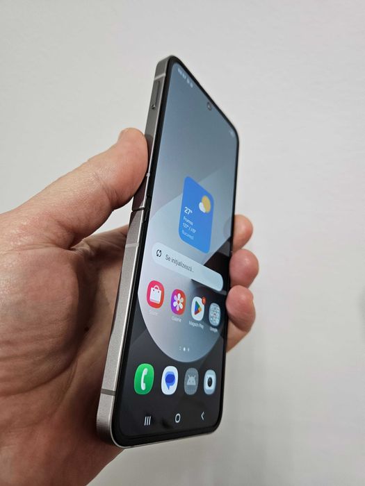 Samsung Galaxy Z flip 6 256 Gb impecabil