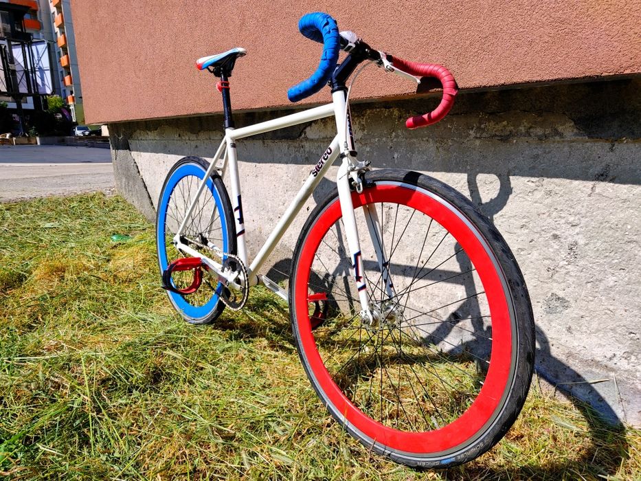 DRAG Stereo Fixie – с венец от всяка страна на задното колело