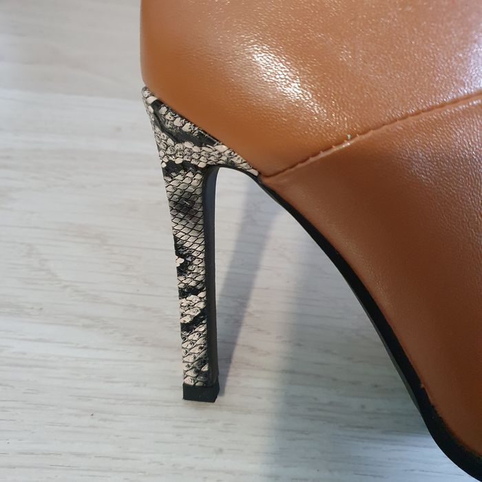 Новые в коробке, осенние сапоги