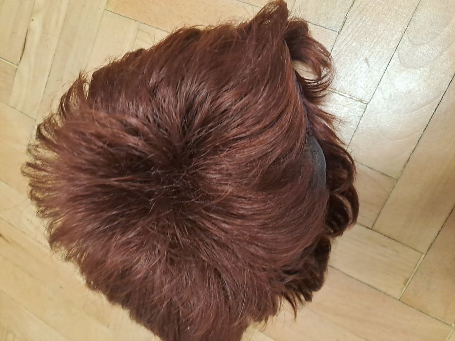 Peruca roscata par scurt