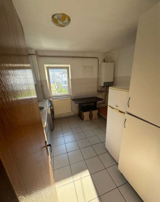 Inchiriez apartament cu centrala