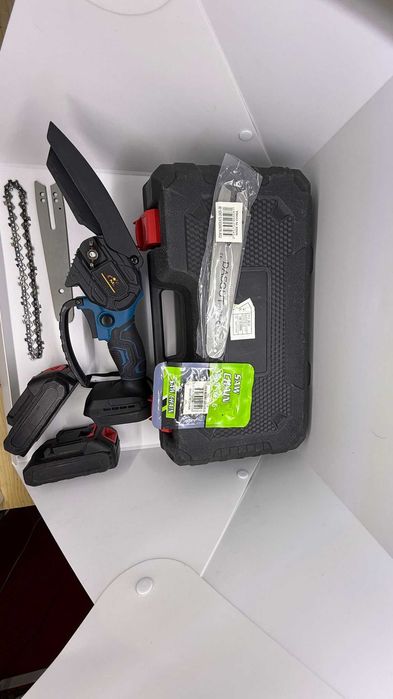 Mini Drujba/Fierăstrău Electric,6 inch,2 Lanturi, 2 Lame,2 Acumulatori