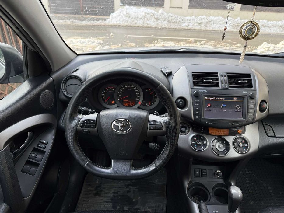 Vând Toyota Rav4 diesel 4x4