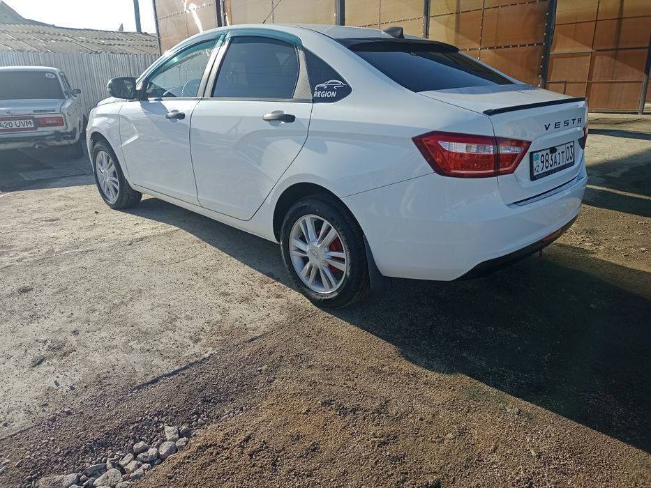 Продам Весту 2019 г.