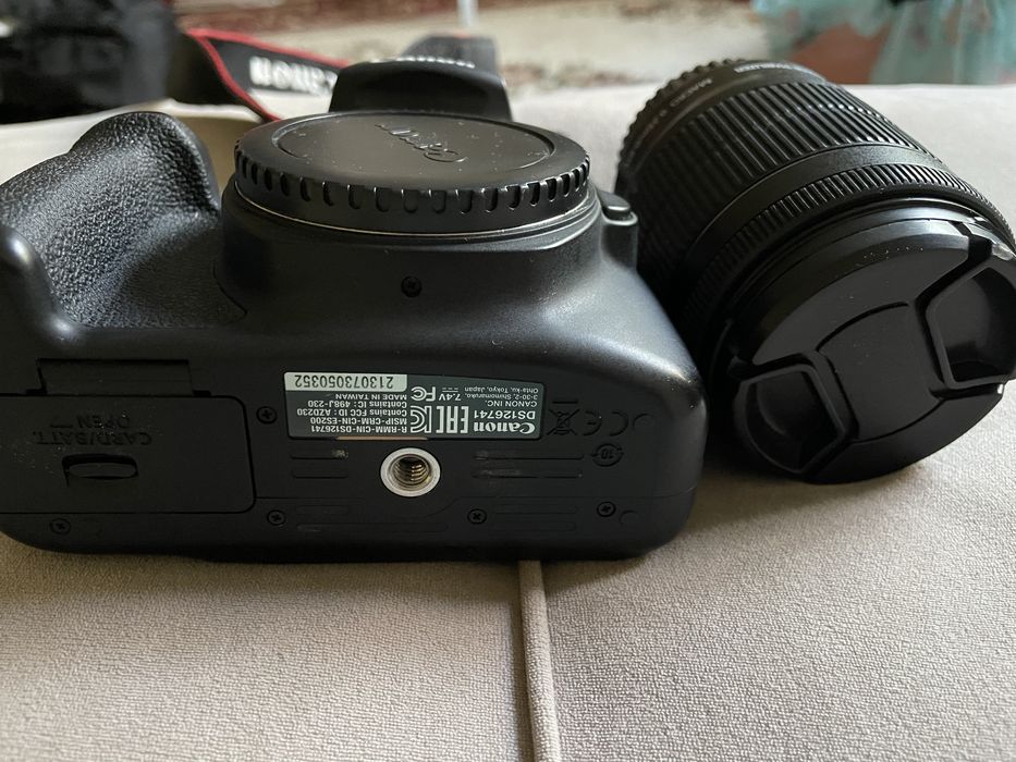 Canon 2000d продам