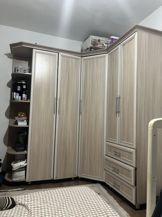 Шкаф угловой в спальный