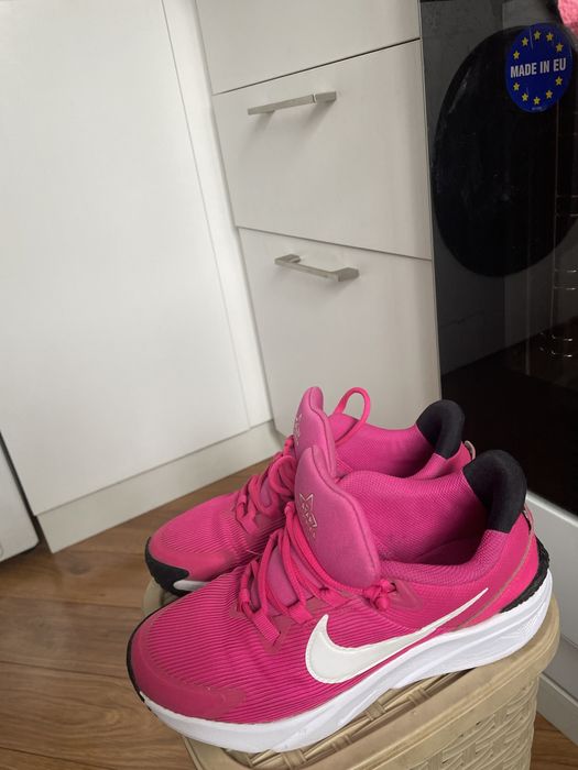 Крассовки Найк поочти новын