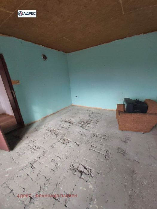 Продава се Къща в с. Вълчитрън, Област Плевен - 120 кв.м за 119 €/кв.м - Снимка #3