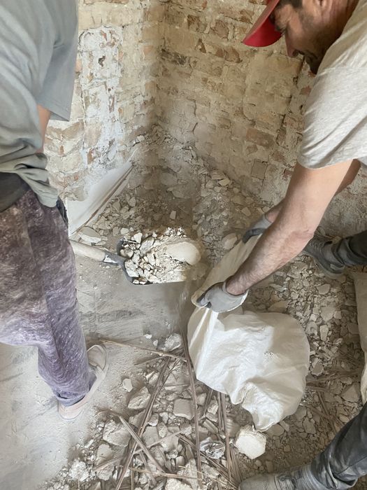 Decopertari pereti la caramida, gresie, faianta, decojire huma, orice.