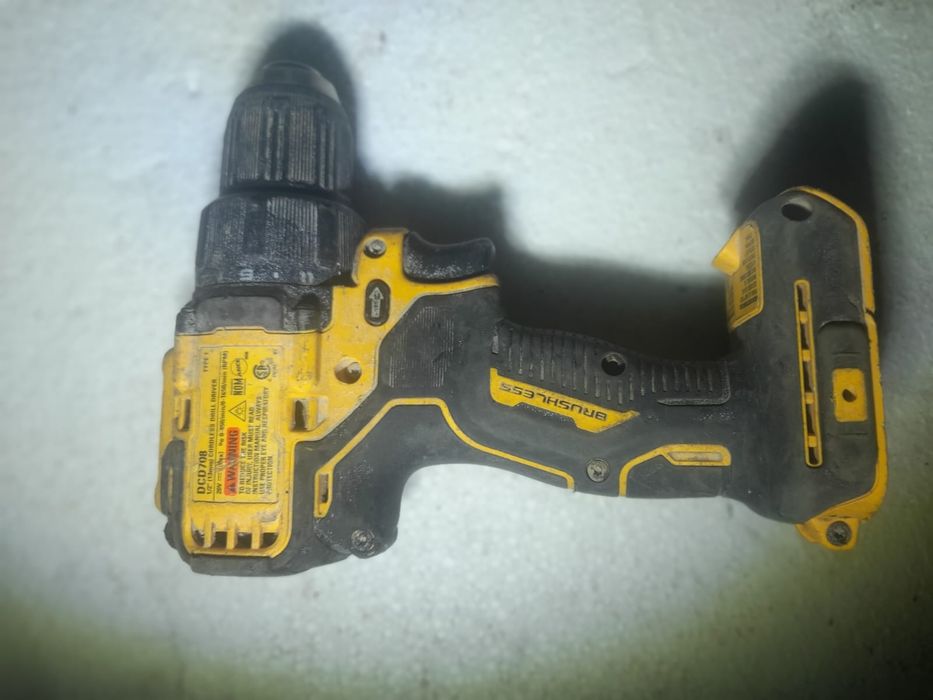 Devalt filetant brushles dcd708 20v