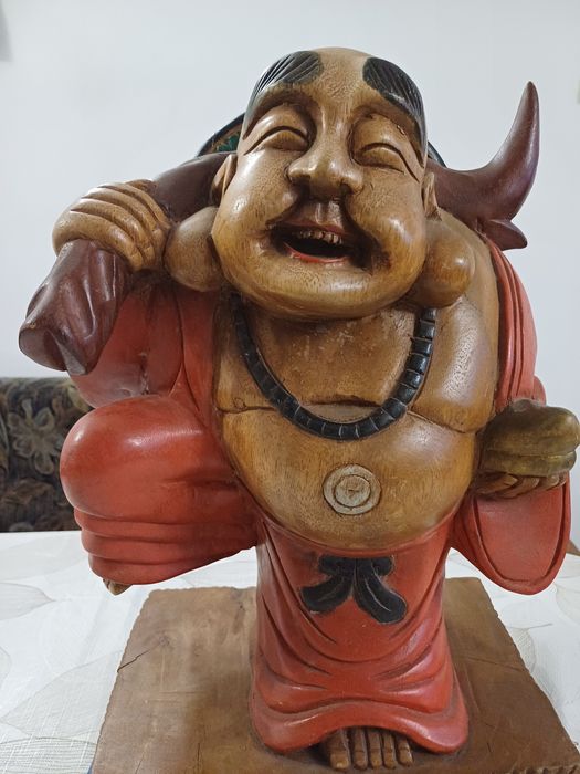 Голям дървен буда