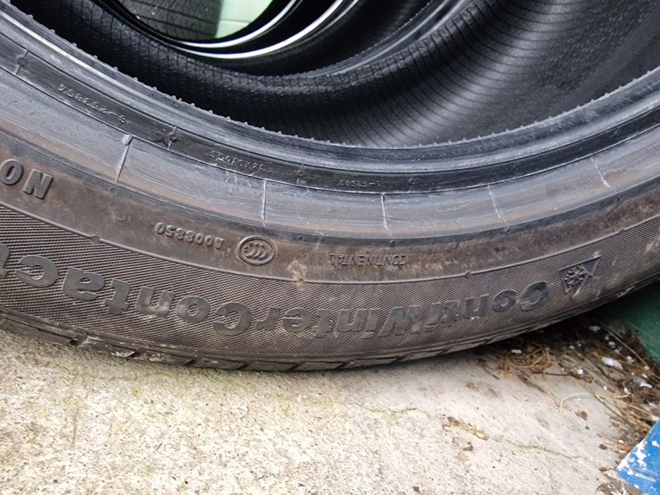 Anvelope 305/40R20 marca Continental, DOT 2020, 6 mm