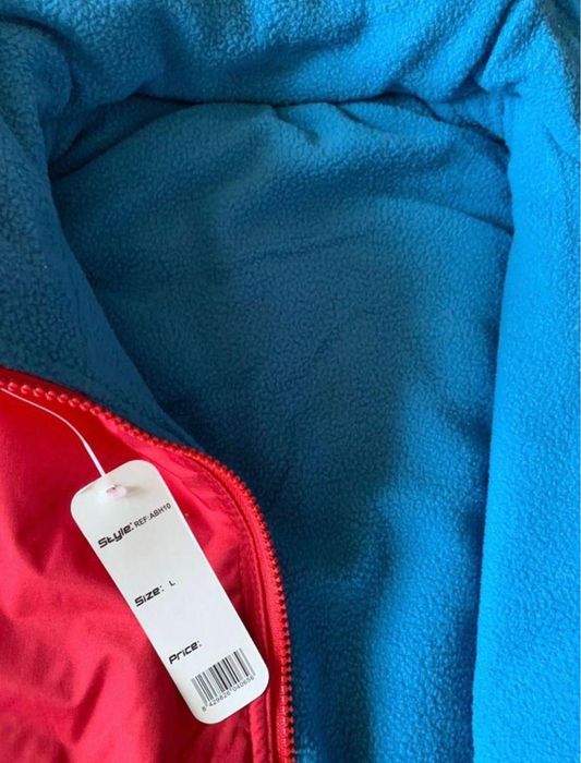 Vând geaca călduroasă M/L.