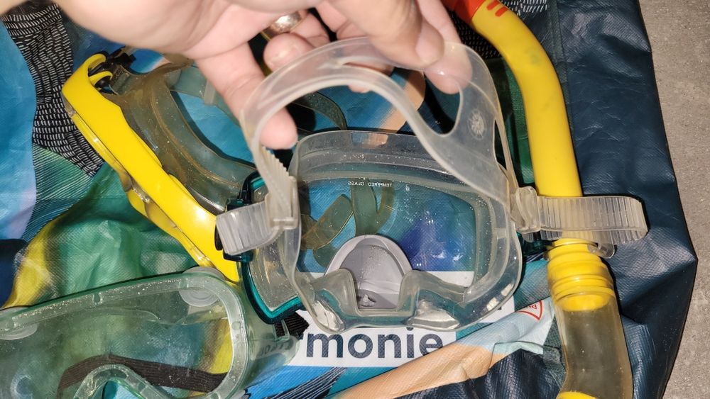 Set 3 măști + snorkel pentru înot/scufundări – stare bună