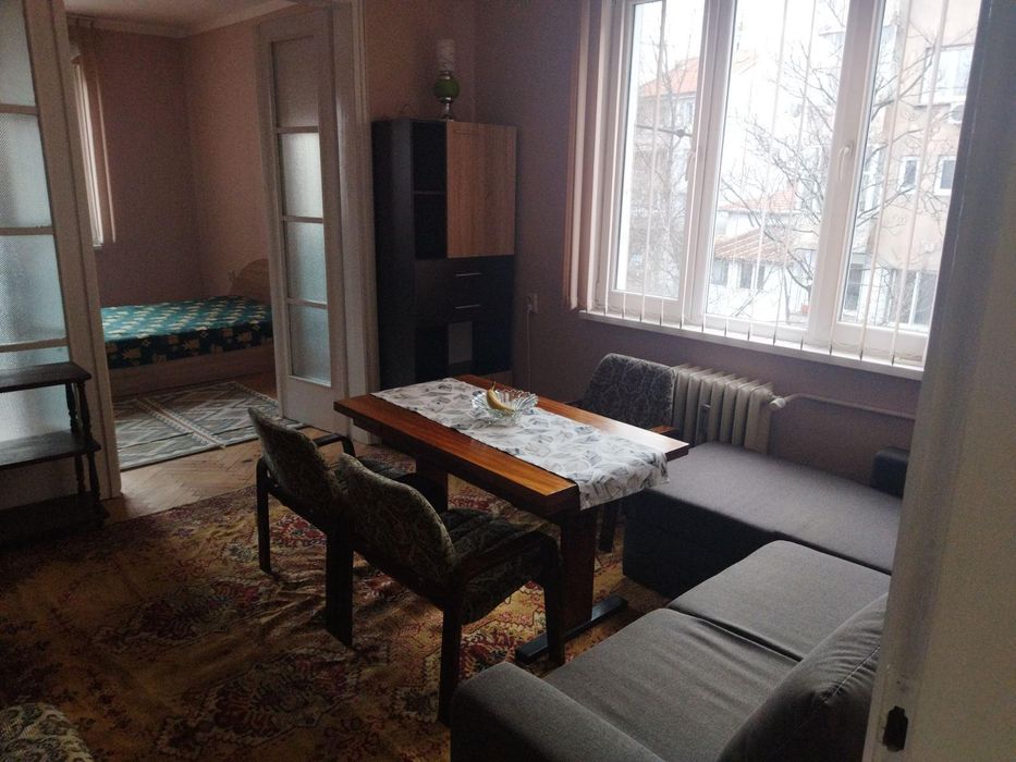 Дава се под наем Двустаен апартамент в София, Център - 70 кв.м за 700 € - Снимка #2