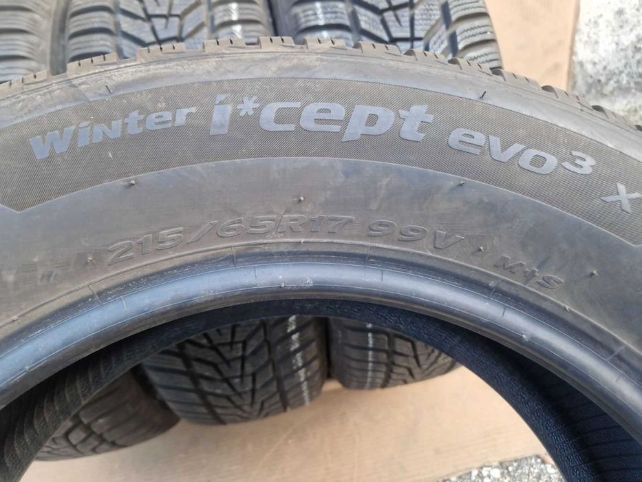 4 Hankook R17 215/65
Зимни гуми 
DOT2722