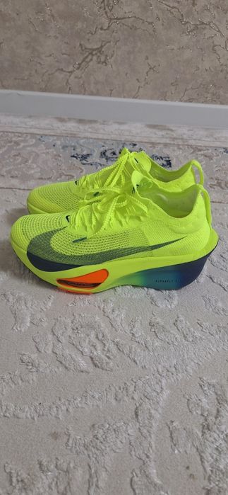 Продам кроссовки Nike Zoom.