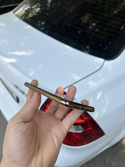 Iphone XS gold.       .
