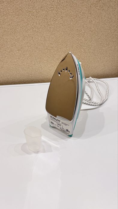 Дорожный мини утюг Scarlett