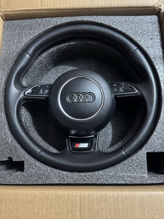 Vând Volan Sline Cu padeleAudi  A7 C7  In stare Excelentă