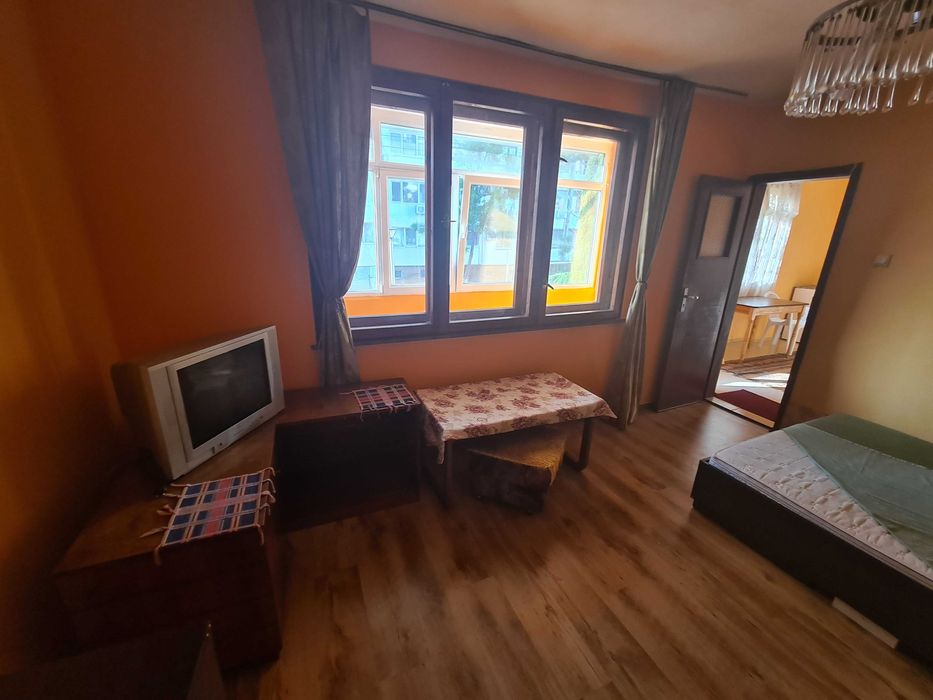 Дава се под наем Едностаен апартамент в Бургас, Възраждане - 43 кв.м за 115 € - Снимка #3