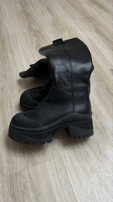 Продам новые сапоги