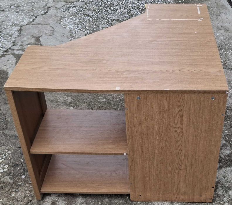 Бюро за компютър и ъглово бюро