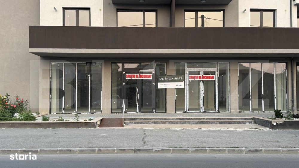 Spatiu comercial parter bloc nou, 136 mp open space, vitrina, terasa,
