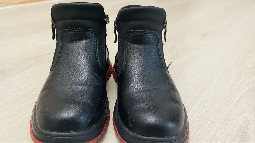 Продам детские сапоги осенние