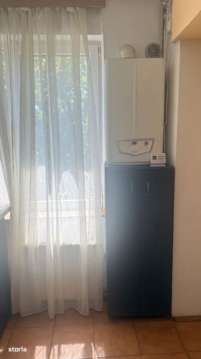 Apartament semidecomandat, Centru – Revoluției, etaj 1, mobilat!