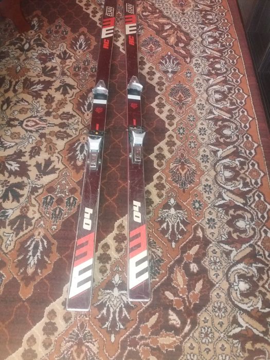 Лыжи Elan Югославия  крепление Salomon 444..