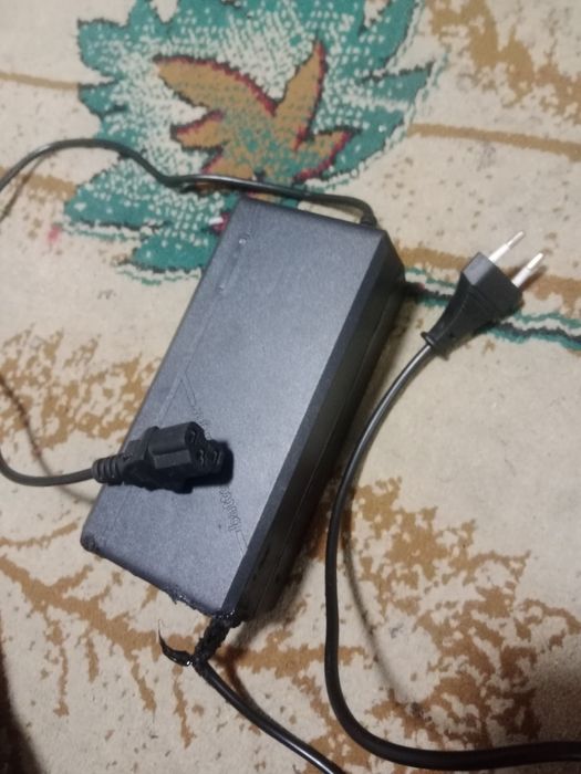 Продам зарядку на электроскутер