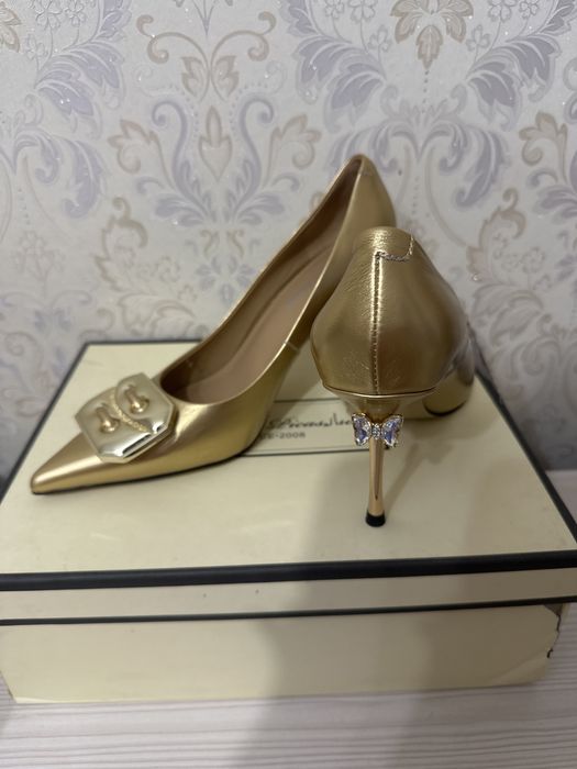 Туфли золотистый