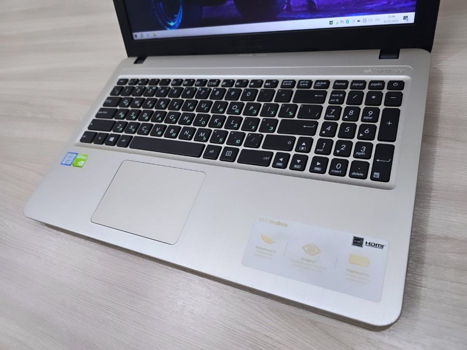 ASUS, Core i3, Ram 8Gb, SSD 128Gb, NVIDIA 2Gb