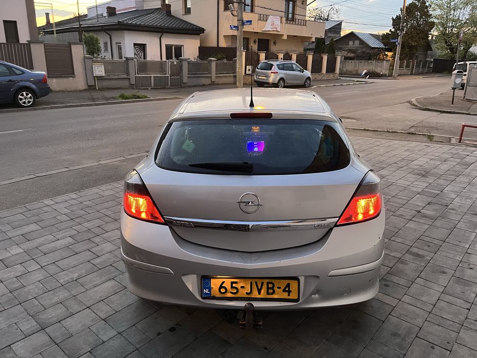 Opel astra gtc 2007