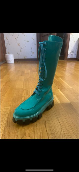 Высокие сапоги Prada