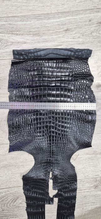 Продам кожу крокодила 250000