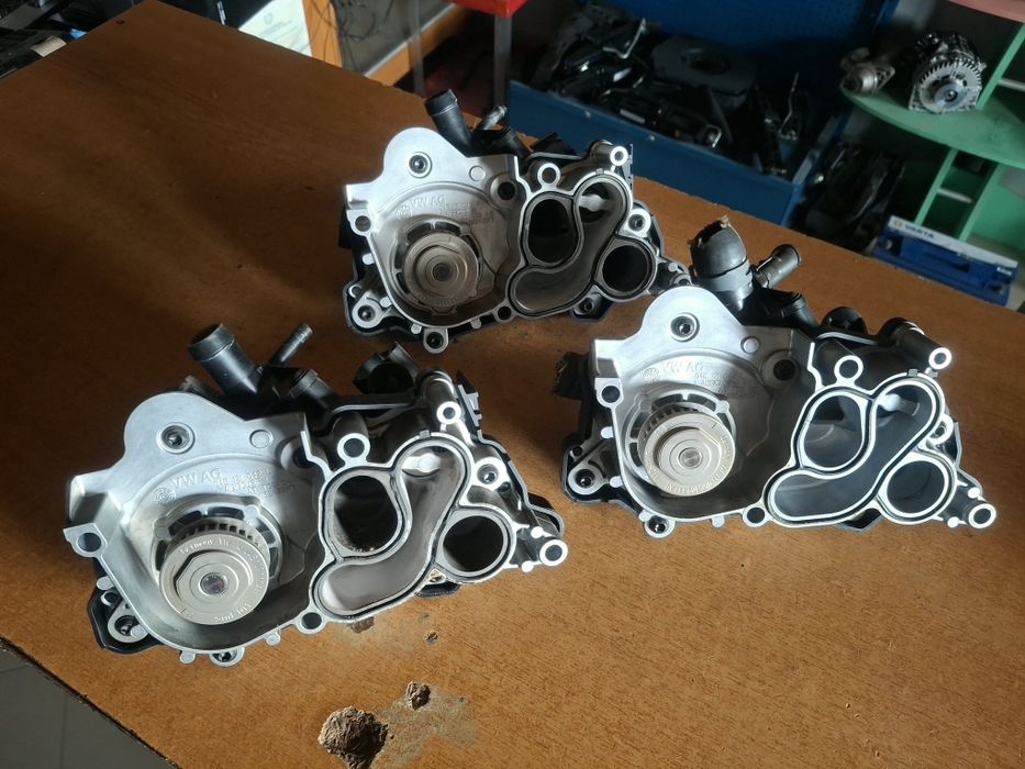 Pompă apă cu carcasă termostat Vw Audi Skoda Seat 1.0  1.2 1.4 Tsi