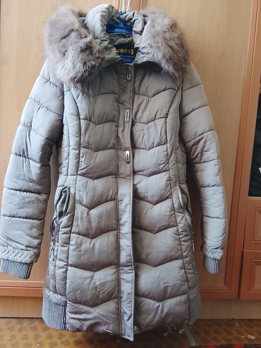 Kurtka va xalat sotiladi yangi