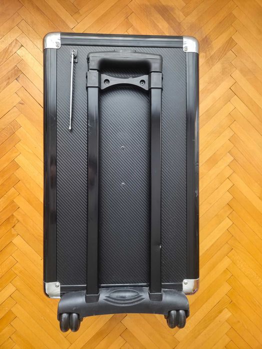 Караоке колона с 7" дисплей и DVD Player