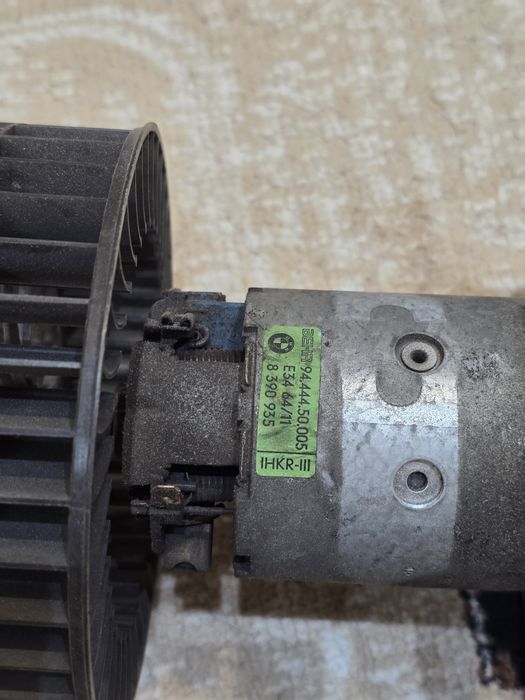 Моторчик печки bmw e34