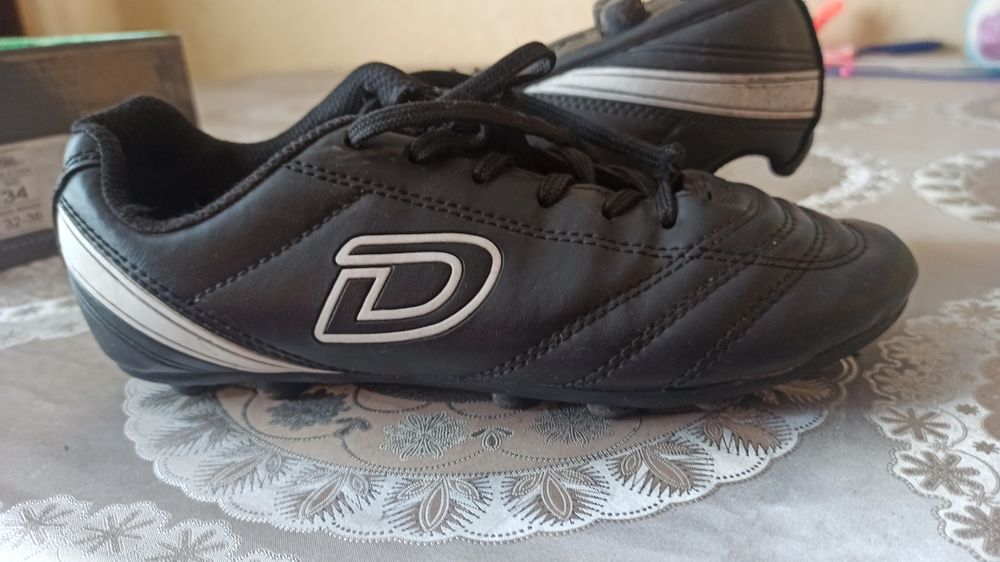 Бутсы футбольные