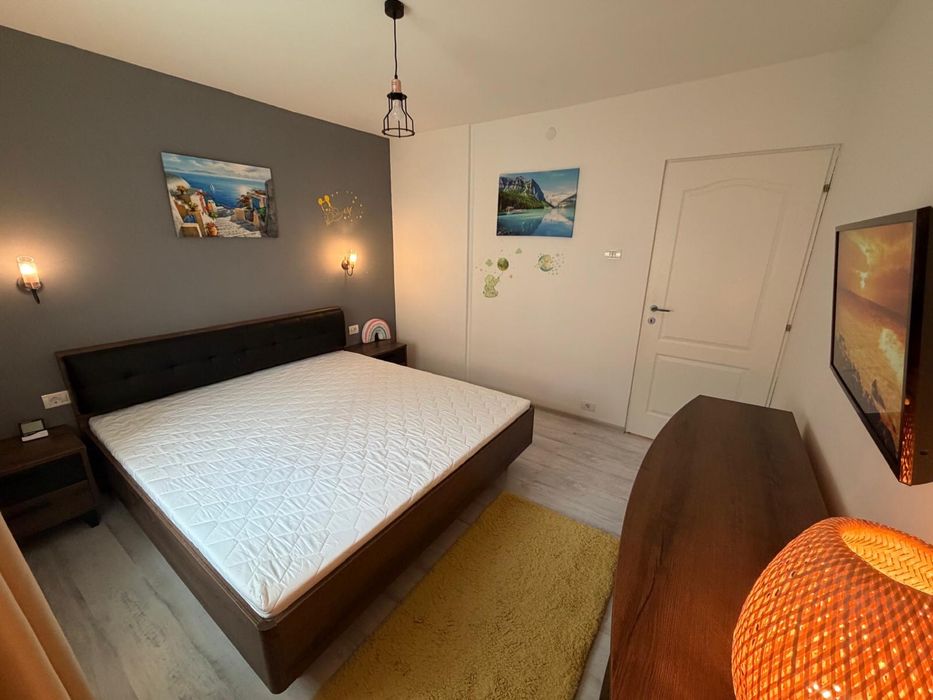 Apartament 3 camere, 2 bai, etaj 1, Maracineni blocuri, zona Zaris