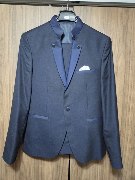 Costum ginere Daniel Perry