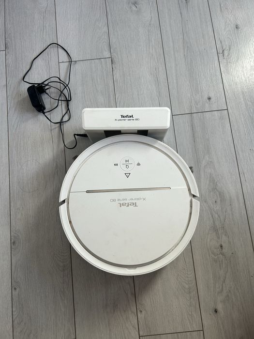 Робот пылесос фирмы TEFAL