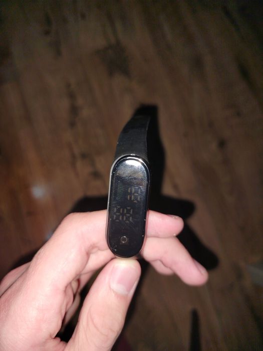 Продам фитнес-браслет M4