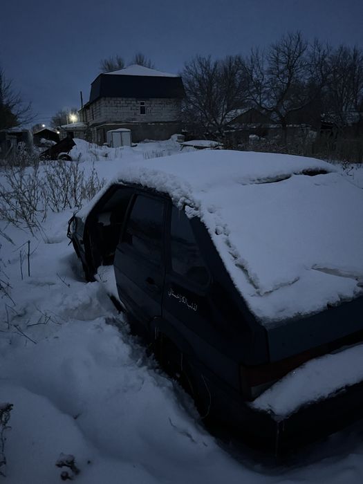 Прадаю на разбор 2114.