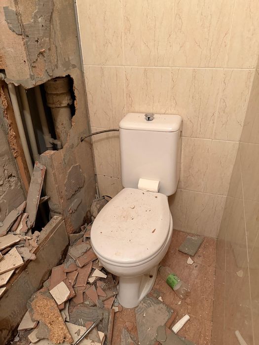 Продам унитазы,раковину